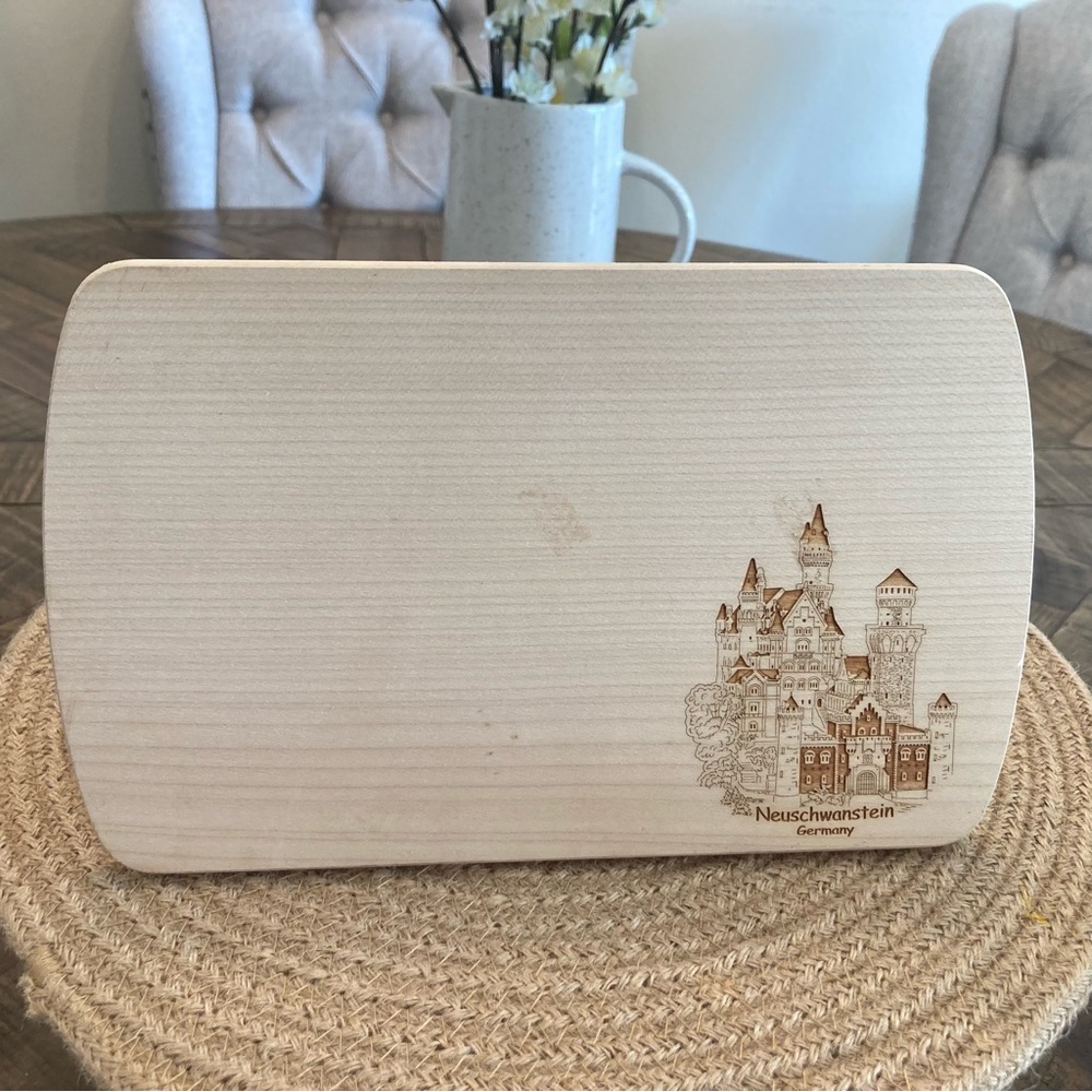 NEUSCHWANTEIN GERMANY CHEESE/CUTTING BOARD MADE IN GERMANY NEW